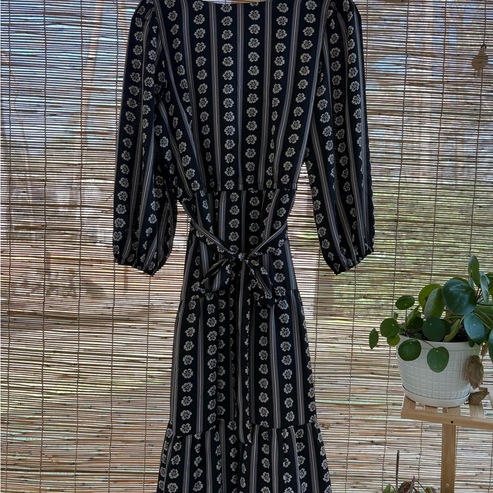 Ann Taylor Black and White Floral Long Sleeve Dress
